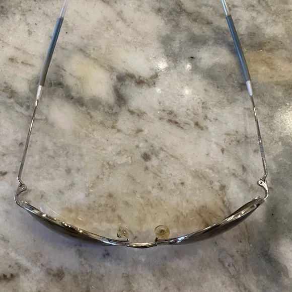 Oliver Peoples Aviator Aero Commander Polarized 61mm Sunglasses Gold Neutral EUC - Picture 4 of 9